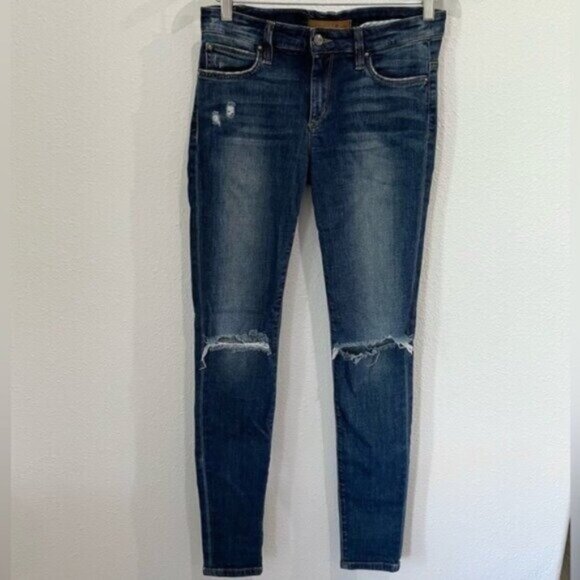 Joe’s Jeans Dark Skinny Jean Stretch Minimalist Distressed Casual Jeans - Picture 1 of 10